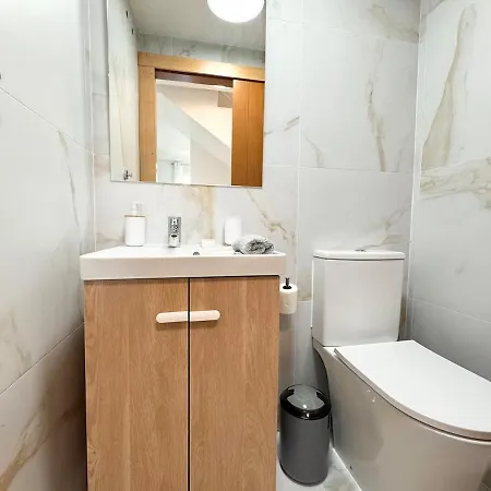 Modern Townhouse With Pool Access فيلة