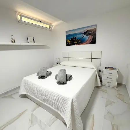 Modern Townhouse With Pool Access Villa Costa Adeje (Tenerife)