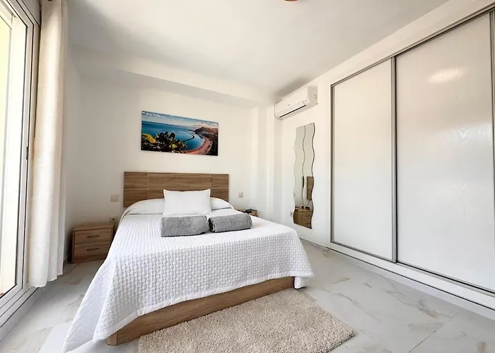 Modern Townhouse With Pool Access فيلة