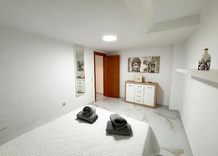 فيلة Modern Townhouse With Pool Access أذيخي